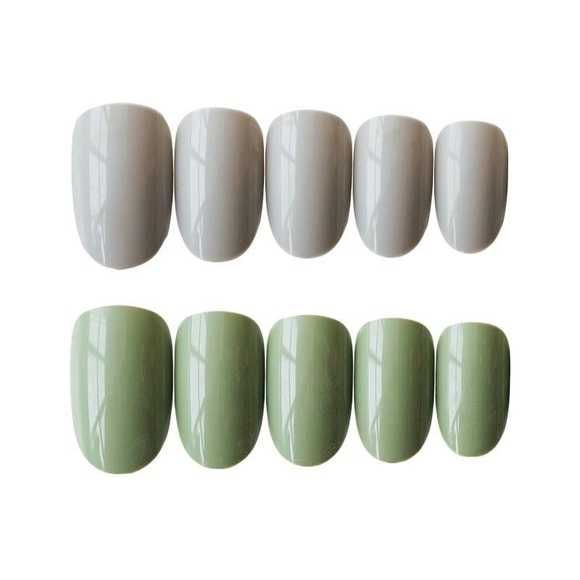 Beautiful Press-on Nails for women - Picture 2 of 2